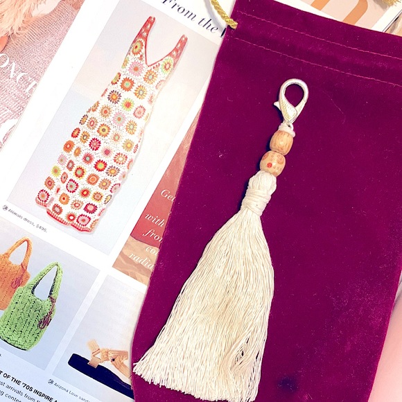 »BÖhÖ Crafted Macrame CottonFiber Arts Wooden Beads Tassel Keychain Purse Charm - Picture 2 of 15